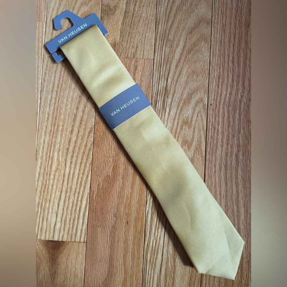 Van Heusen Men’s Yellow Dress Tie